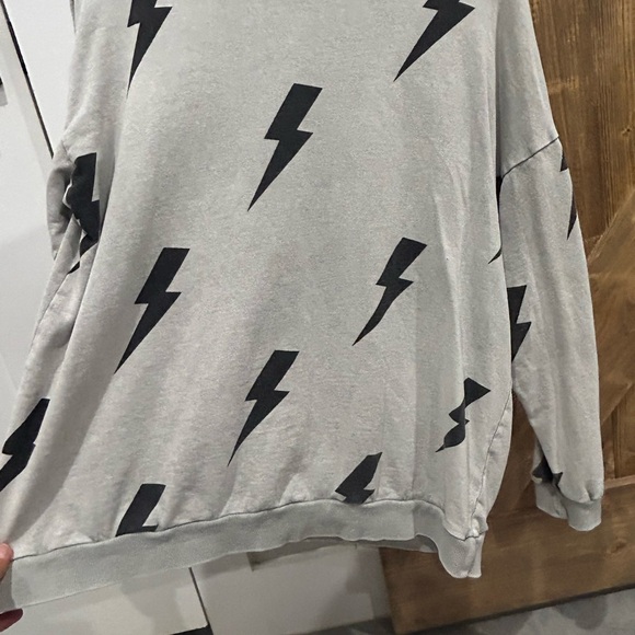 Oversized, long sleeve lightening bolt top by Easel - Picture 2 of 5